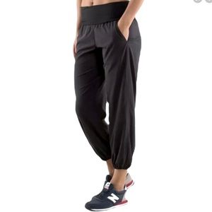 Lululemon EUC Om Jogger Yoga Pants Sz 2